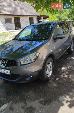 Внедорожник / Кроссовер Nissan Qashqai 2012 в 