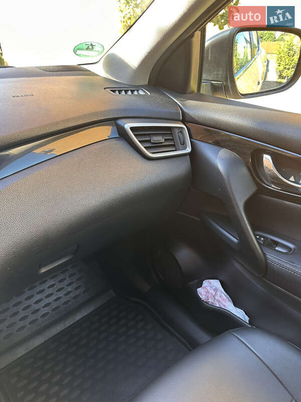 Внедорожник / Кроссовер Nissan Qashqai 2015 в Ужгороде