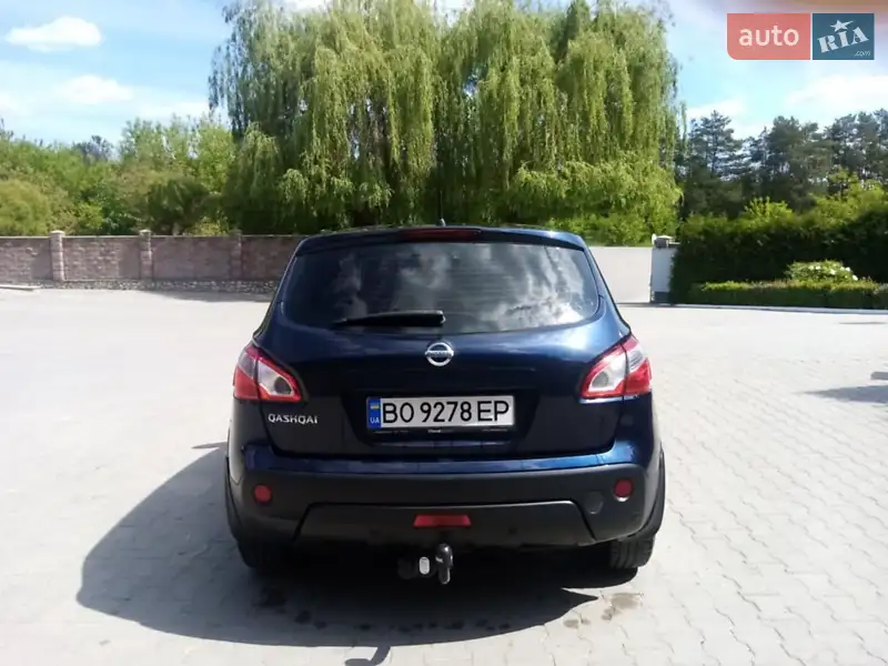 Позашляховик / Кросовер Nissan Qashqai 2011 в 