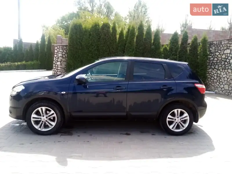 Позашляховик / Кросовер Nissan Qashqai 2011 в 