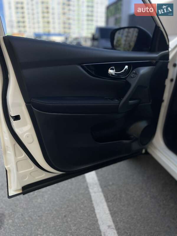 Внедорожник / Кроссовер Nissan Qashqai 2016 в Софиевской Борщаговке