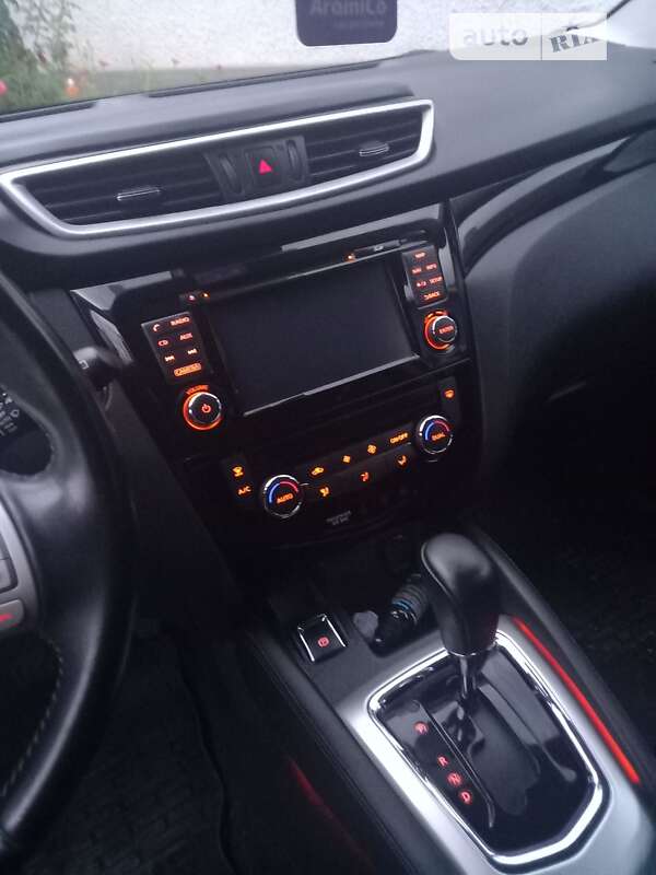 Внедорожник / Кроссовер Nissan Qashqai 2016 в Черновцах