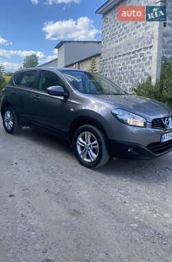 Внедорожник / Кроссовер Nissan Qashqai 2012 в 