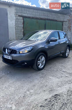 Внедорожник / Кроссовер Nissan Qashqai 2012 в 