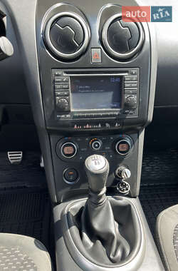 Внедорожник / Кроссовер Nissan Qashqai 2009 в 