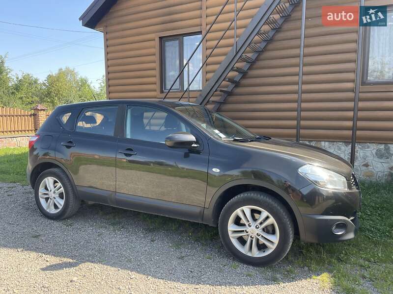 Внедорожник / Кроссовер Nissan Qashqai 2010 в Сарнах