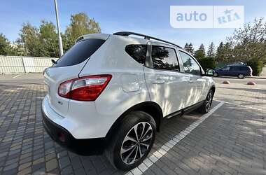 Позашляховик / Кросовер Nissan Qashqai 2013 в Луцьку