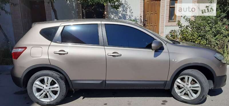 Внедорожник / Кроссовер Nissan Qashqai 2012 в Каменец-Подольском