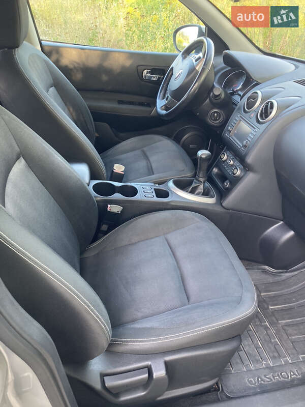 Внедорожник / Кроссовер Nissan Qashqai 2010 в Ямполе