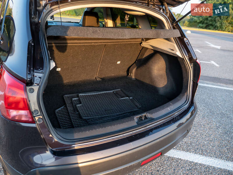 Внедорожник / Кроссовер Nissan Qashqai 2009 в Черновцах