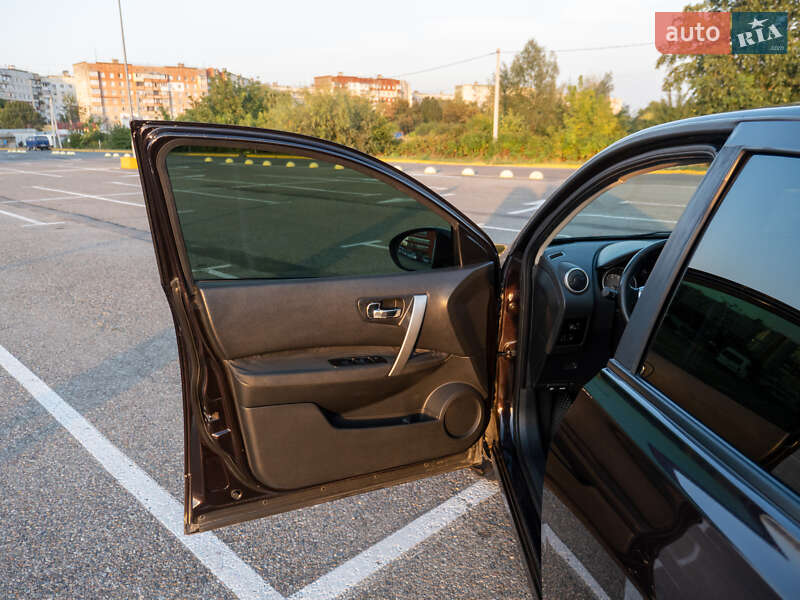 Внедорожник / Кроссовер Nissan Qashqai 2009 в Черновцах