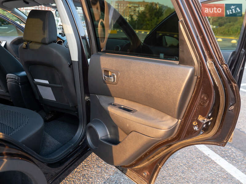 Внедорожник / Кроссовер Nissan Qashqai 2009 в Черновцах