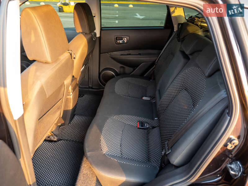 Внедорожник / Кроссовер Nissan Qashqai 2009 в Черновцах