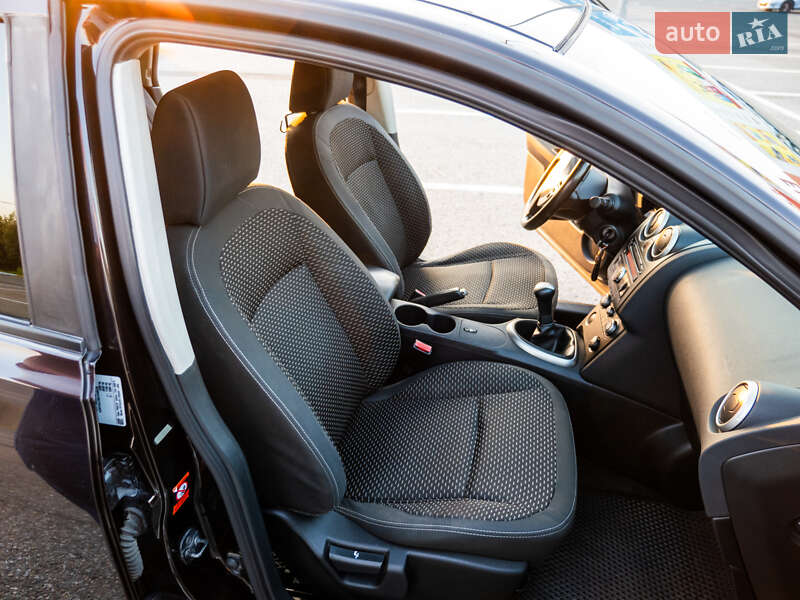 Внедорожник / Кроссовер Nissan Qashqai 2009 в Черновцах