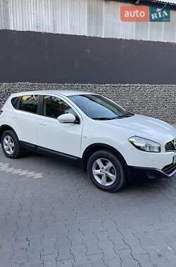 Позашляховик / Кросовер Nissan Qashqai 2013 в Чернівцях