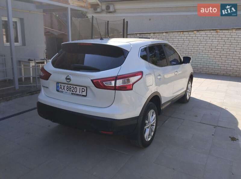Позашляховик / Кросовер Nissan Qashqai 2015 в Харкові