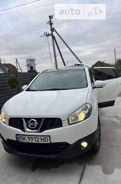 Позашляховик / Кросовер Nissan Qashqai 2012 в Рокитному