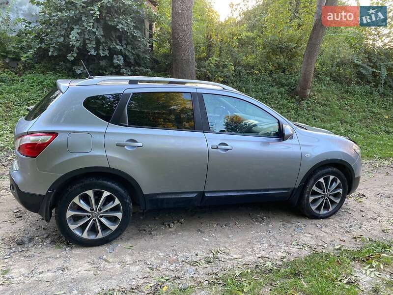Внедорожник / Кроссовер Nissan Qashqai 2010 в Ровно