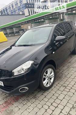 Позашляховик / Кросовер Nissan Qashqai 2011 в Івано-Франківську