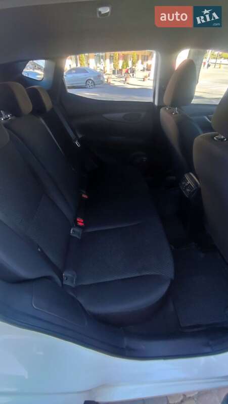 Внедорожник / Кроссовер Nissan Qashqai 2016 в Городке