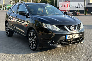 Внедорожник / Кроссовер Nissan Qashqai 2015 в Луцке