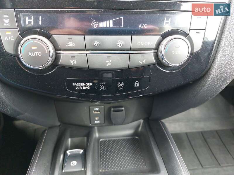 Позашляховик / Кросовер Nissan Qashqai 2015 в Одесі