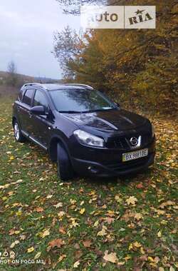 Позашляховик / Кросовер Nissan Qashqai 2011 в Дунаївцях