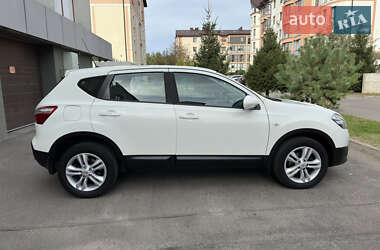 Позашляховик / Кросовер Nissan Qashqai 2012 в Рівному