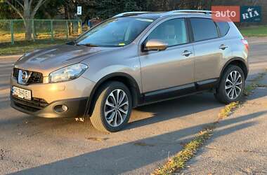 Внедорожник / Кроссовер Nissan Qashqai 2013 в 