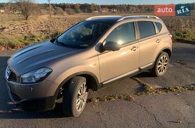 Внедорожник / Кроссовер Nissan Qashqai 2013 в 
