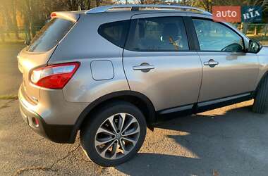Внедорожник / Кроссовер Nissan Qashqai 2013 в 