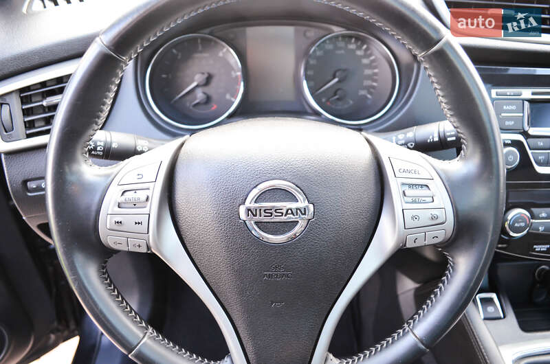 Внедорожник / Кроссовер Nissan Qashqai 2015 в Луцке