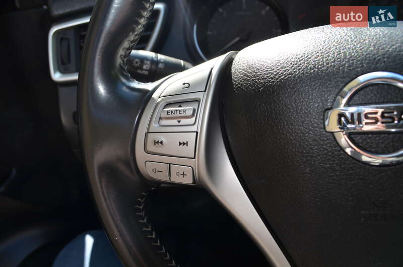 Внедорожник / Кроссовер Nissan Qashqai 2015 в Луцке