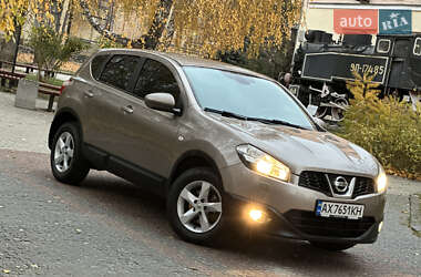 Позашляховик / Кросовер Nissan Qashqai 2013 в Києві