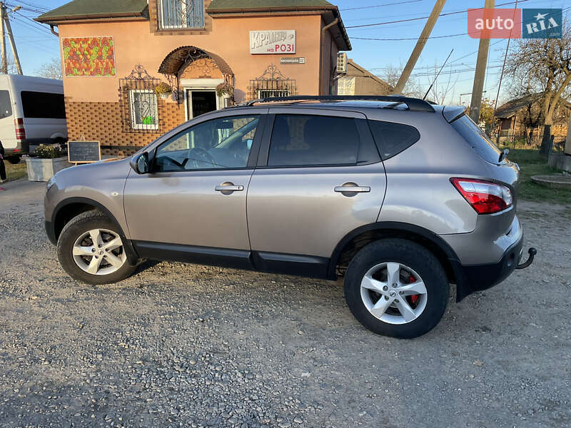 Внедорожник / Кроссовер Nissan Qashqai 2010 в Болехове