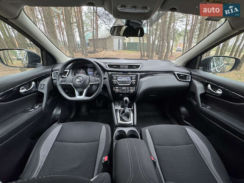 Внедорожник / Кроссовер Nissan Qashqai 2017 в Сосновке