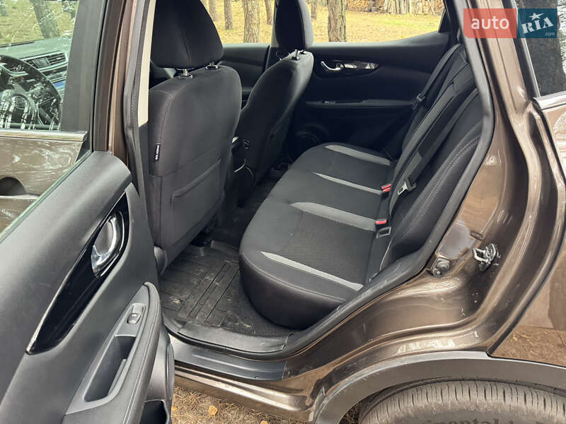 Внедорожник / Кроссовер Nissan Qashqai 2017 в Сосновке