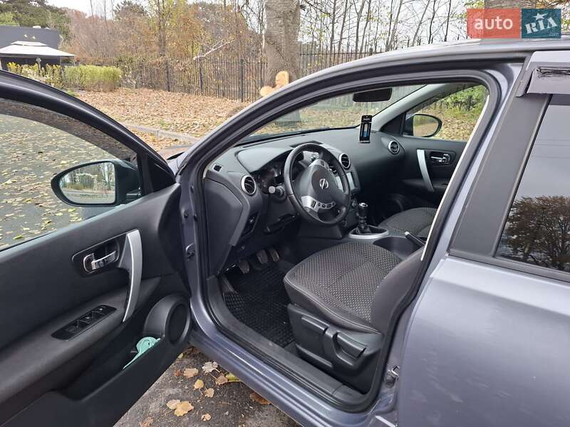 Позашляховик / Кросовер Nissan Qashqai 2008 в Умані
