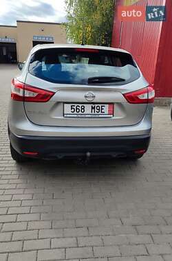 Внедорожник / Кроссовер Nissan Qashqai 2014 в 