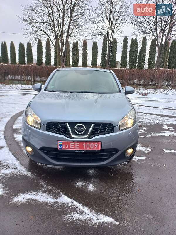 Позашляховик / Кросовер Nissan Qashqai 2011 в Луцьку