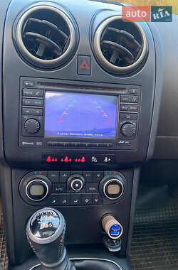 Внедорожник / Кроссовер Nissan Qashqai 2009 в 