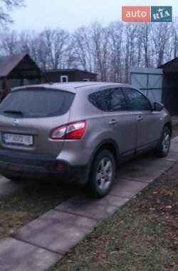 Внедорожник / Кроссовер Nissan Qashqai 2010 в Новых Санжарах