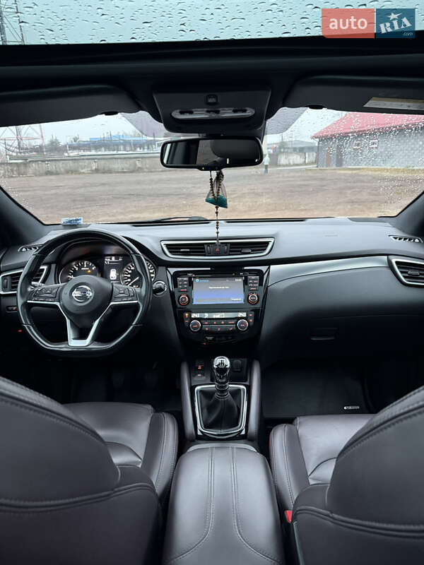 Внедорожник / Кроссовер Nissan Qashqai 2017 в Заречном