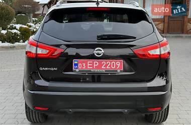 Позашляховик / Кросовер Nissan Qashqai 2016 в Стрию