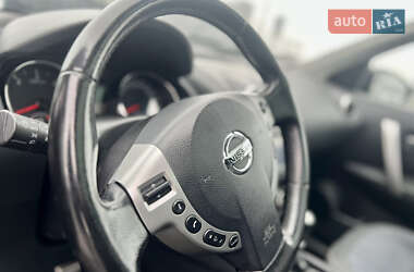 Внедорожник / Кроссовер Nissan Qashqai 2010 в 