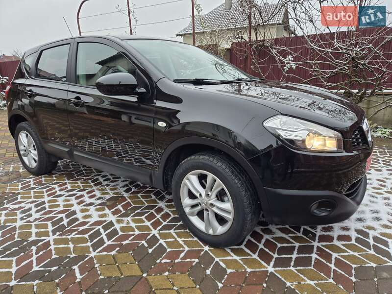 Позашляховик / Кросовер Nissan Qashqai 2011 в Стрию