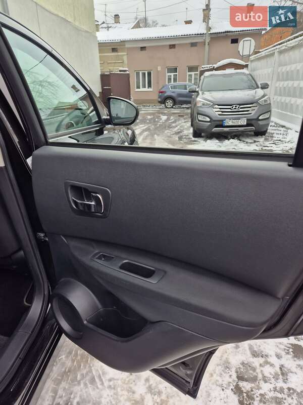 Позашляховик / Кросовер Nissan Qashqai 2011 в Стрию