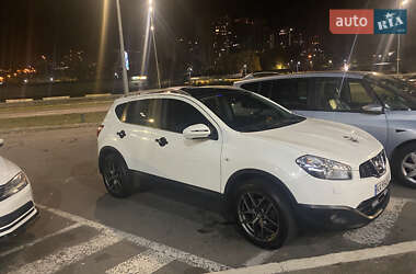 Позашляховик / Кросовер Nissan Qashqai 2010 в Києві