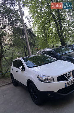 Позашляховик / Кросовер Nissan Qashqai 2010 в Києві