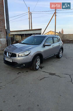 Позашляховик / Кросовер Nissan Qashqai 2010 в Звягелі